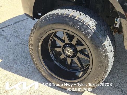 Used 2020 Nissan Frontier SV w/ Midnight Edition Floor Mats AWD/4WD image 10