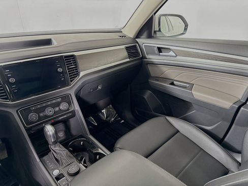 Used 2023 Volkswagen Atlas SE w/ Panoramic Sunroof Package image 22