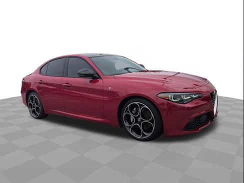 Used 2024 Alfa Romeo Giulia Ti image 15