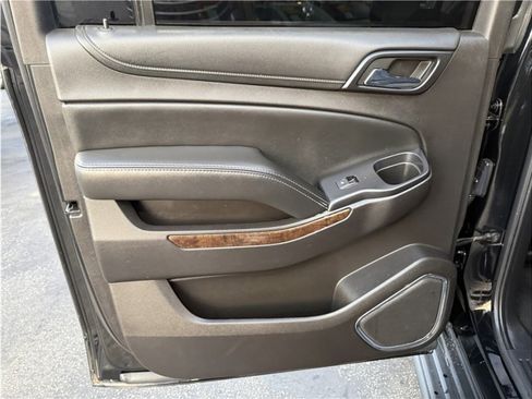 Used 2017 Chevrolet Suburban LS image 20