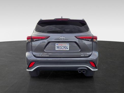 Used 2025 Toyota Highlander XSE AWD/4WD image 5