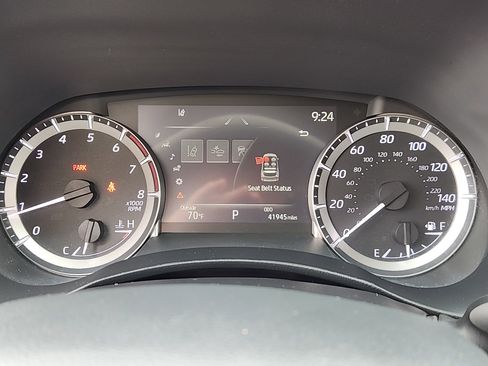 Used 2023 Toyota Highlander XLE FWD image 13