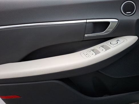 Certified 2022 Hyundai Sonata SEL w/ Cargo Package FWD image 13