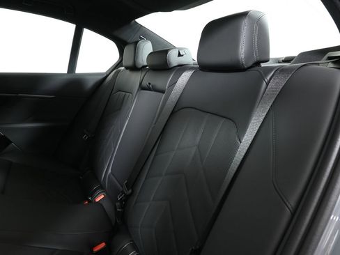 New 2026 BMW 550e xDrive image 4