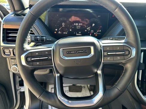 Used 2025 GMC Yukon XL Denali w/ Sun & Power Step Package AWD/4WD image 32
