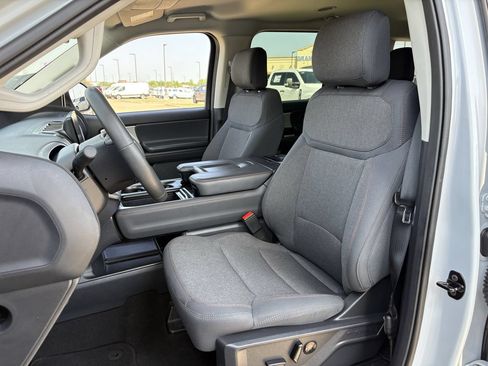 Used 2025 Ford Expedition Max Active RWD image 27