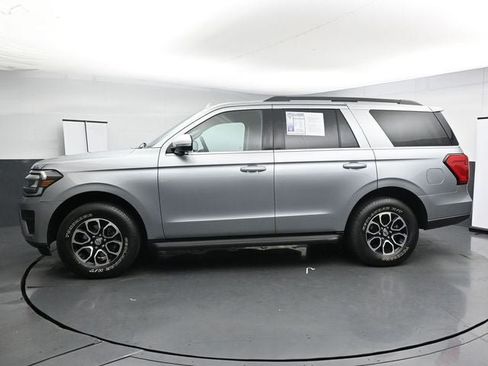 Used 2024 Ford Expedition XLT AWD/4WD image 6