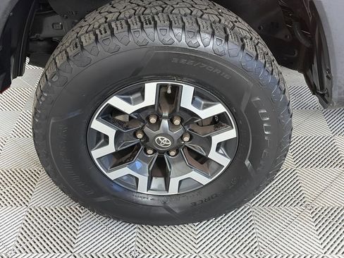 Used 2016 Toyota Tacoma TRD Off-Road w/ Towing Package RWD image 8