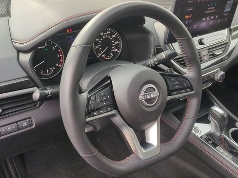 Used 2023 Nissan Altima 2.5 SR w/ SR Premium Package AWD/4WD image 14