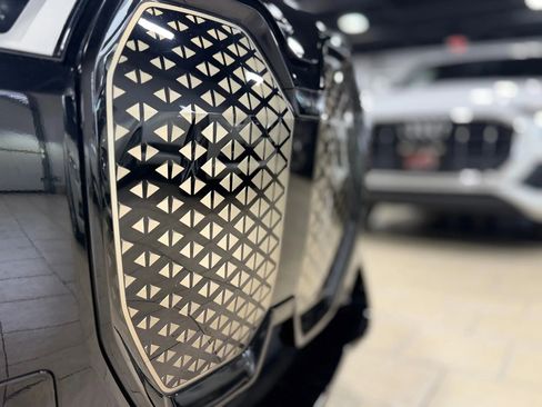 Used 2023 BMW iX M60 w/ Executive Package image 34