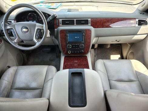 Used 2011 Chevrolet Tahoe LTZ RWD image 5