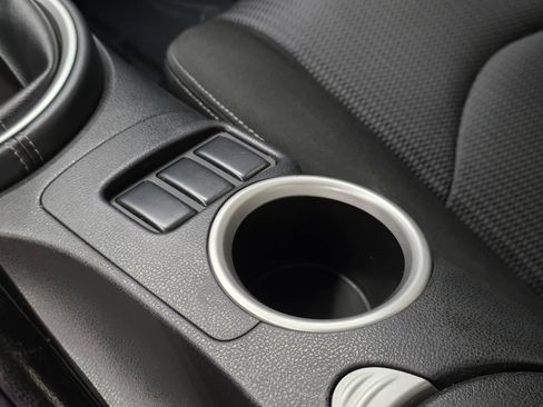 Used 2015 Nissan 370Z w/ Sport Package image 29