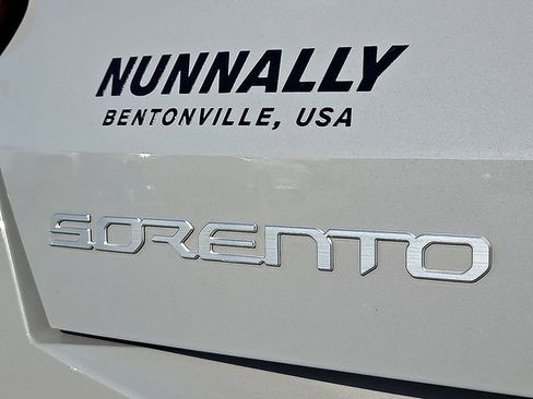 Used 2025 Kia Sorento S image 12