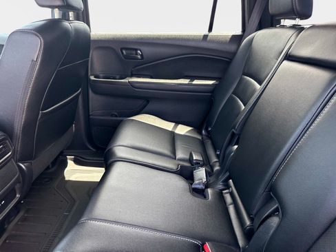 Certified 2025 Honda Passport EX-L image 13