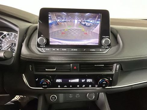 Used 2022 Nissan Rogue S FWD image 25