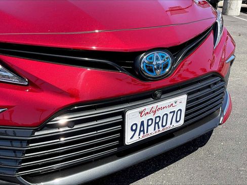 Used 2022 Toyota Camry XLE w/ Navigation Upgrade Package FWD image 28