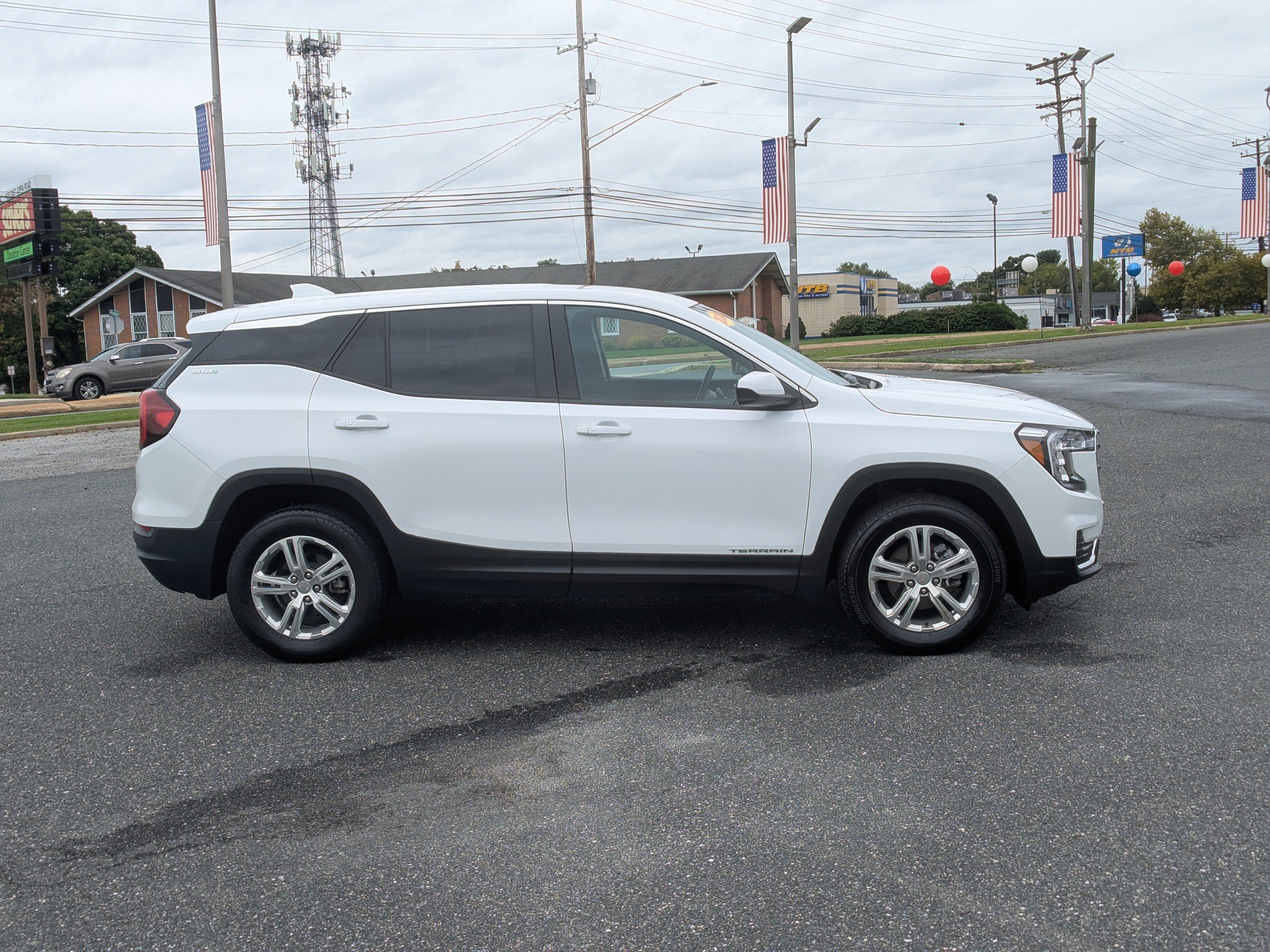Certified 2024 GMC Terrain SLE AWD/4WD image 10