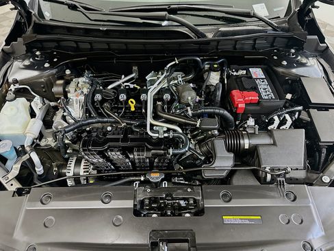 Used 2025 Nissan Altima 2.5 SV FWD image 33