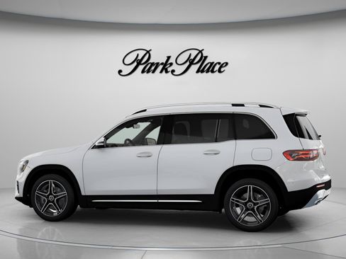 Used 2026 Mercedes-Benz GLB 250 image 9
