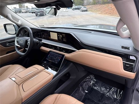 Certified 2025 INFINITI QX80 Sensory image 26