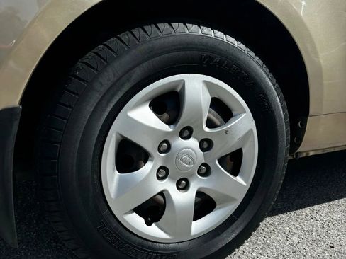 Used 2008 Kia Sedona LX image 12