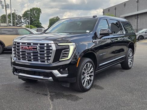 Used 2026 GMC Yukon XL Denali w/ Sun & Power Step Package AWD/4WD image 2