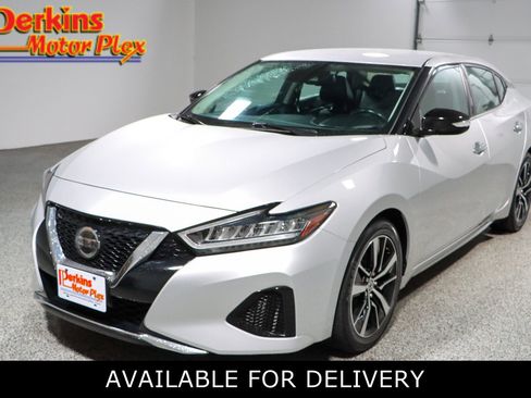 Used 2022 Nissan Maxima SV w/ Floor Mat Group FWD image 1