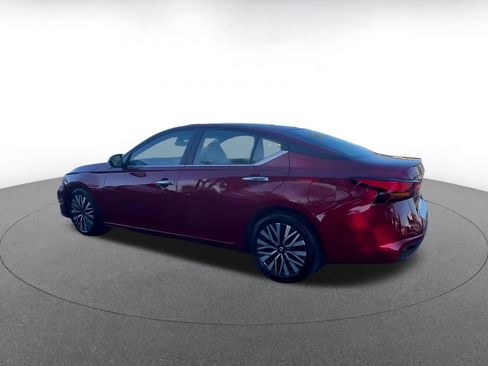 Used 2025 Nissan Altima 2.5 SV image 10