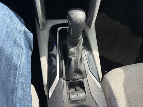 Used 2022 Toyota Corolla Cross LE image 20