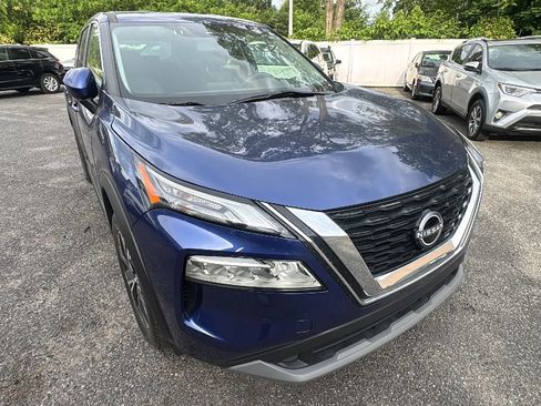 Used 2023 Nissan Rogue SV AWD/4WD image 3