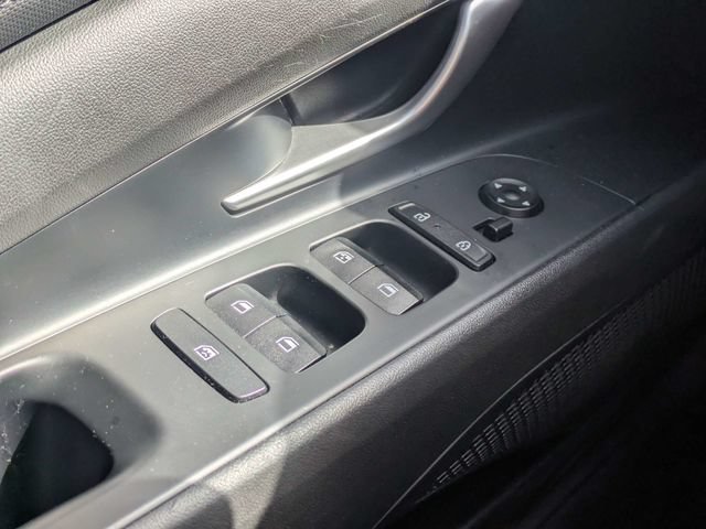 Used 2024 Hyundai Elantra SEL w/ Convenience Package FWD image 23