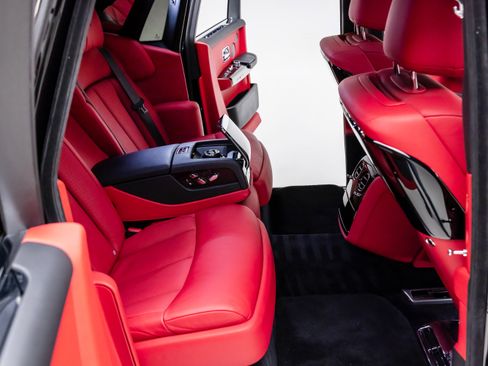 Used 2019 Rolls-Royce Phantom Sedan image 94