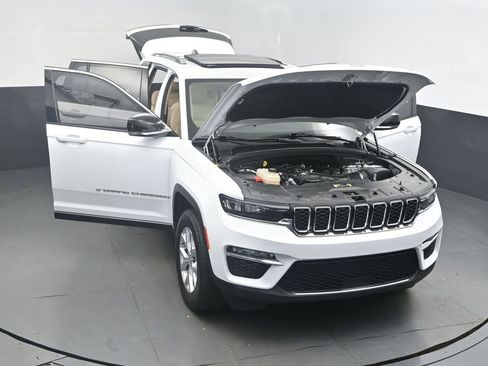 Used 2022 Jeep Grand Cherokee Limited image 55