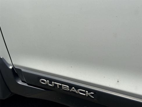 Used 2016 Subaru Outback 3.6R Limited AWD/4WD image 11
