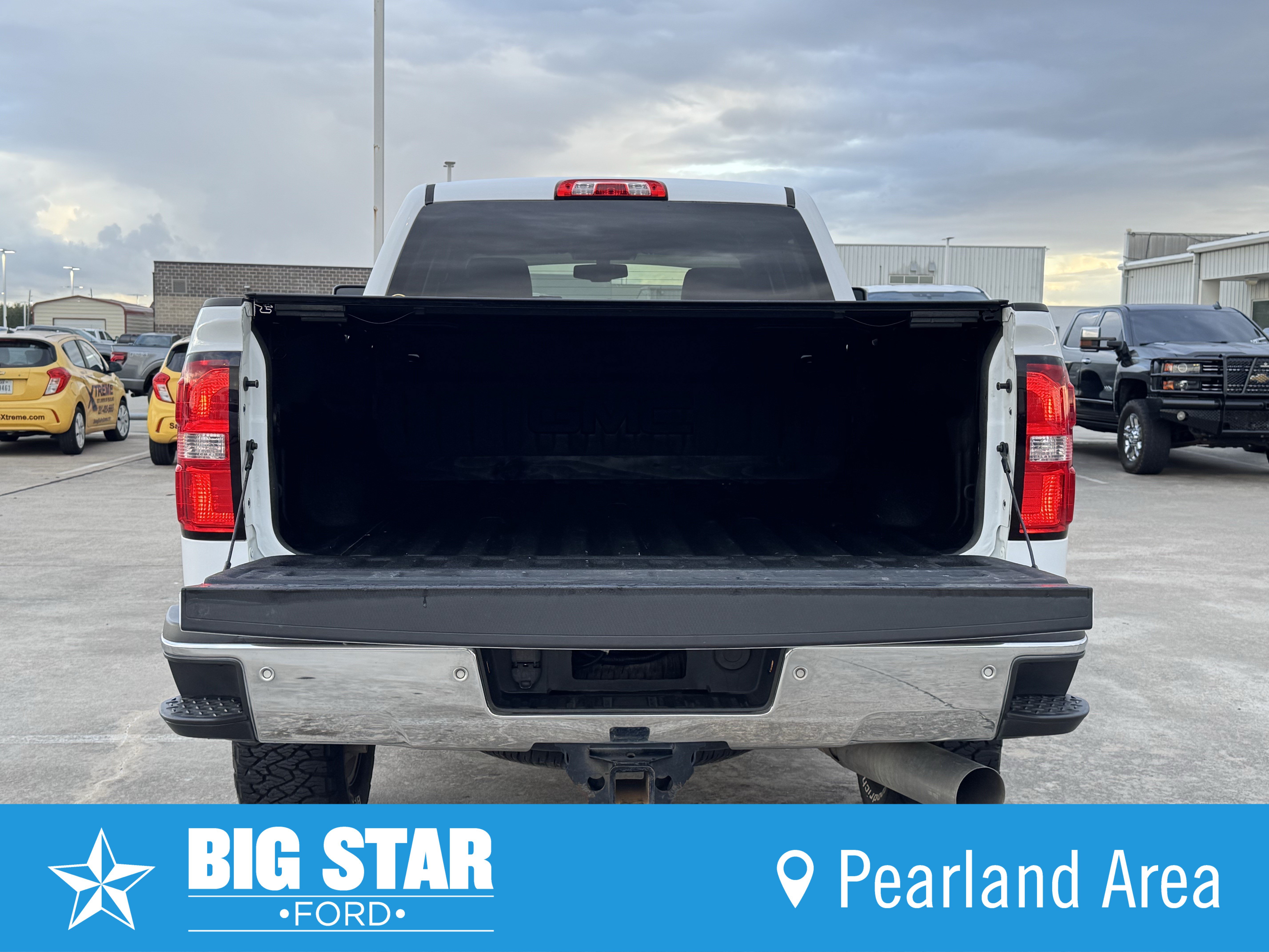 Used 2017 GMC Sierra 2500 SLT w/ Duramax Plus Package AWD/4WD image 31