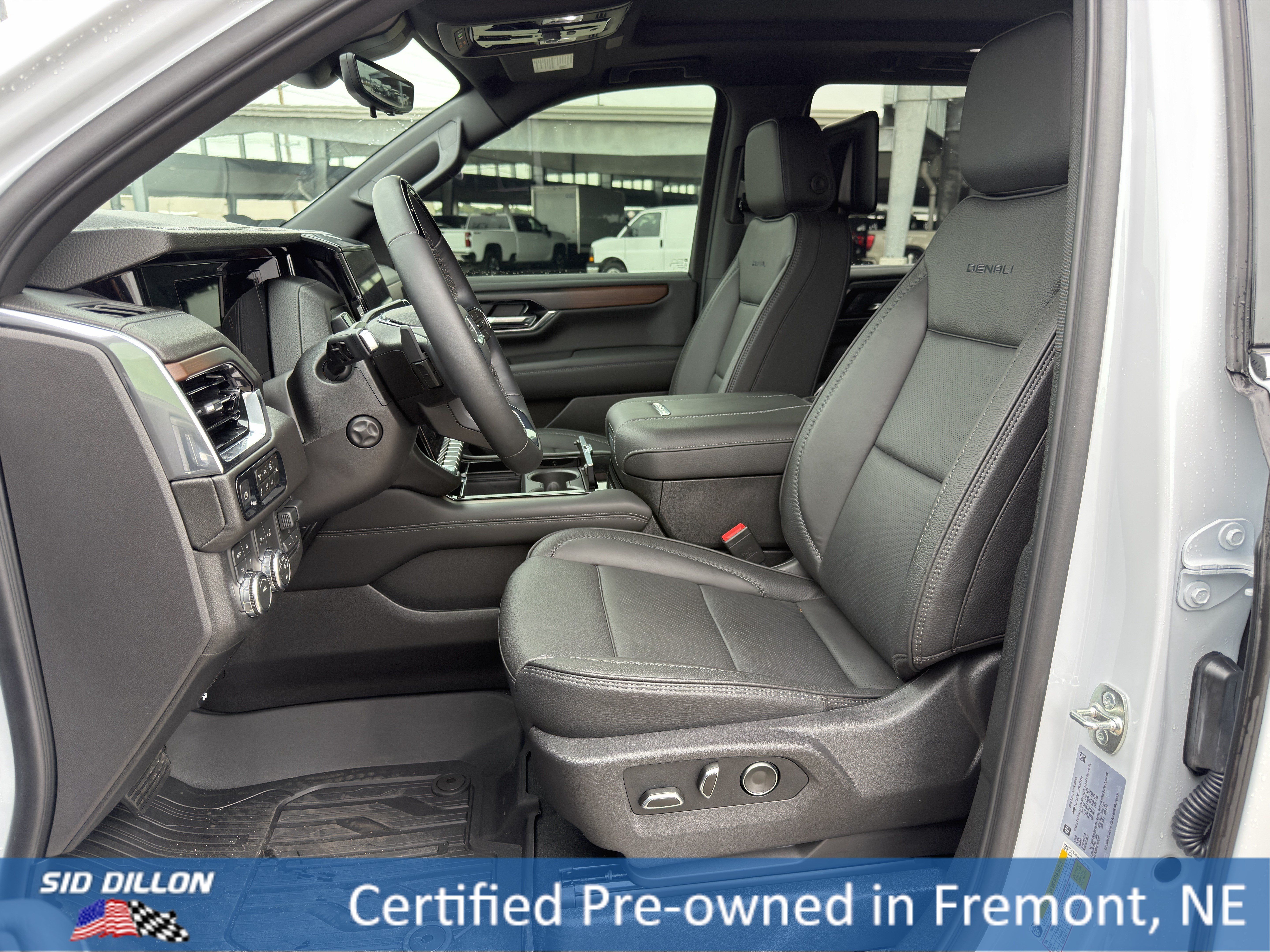 Certified 2026 GMC Yukon Denali w/ Denali Reserve Package AWD/4WD image 17