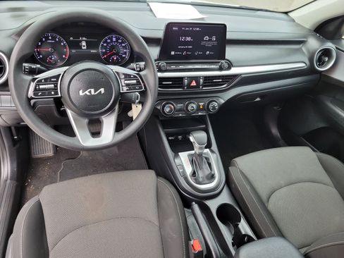 Used 2024 Kia Forte LXS image 7