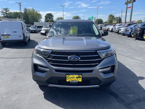 Used 2021 Ford Explorer XLT w/ Equipment Group 202A AWD/4WD image 3
