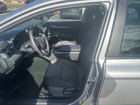 Used 2025 Toyota Camry LE image 24