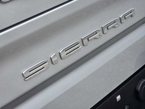 Used 2022 GMC Sierra 1500 AT4 w/ AT4 Premium Package AWD/4WD image 11