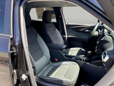 Used 2023 Chevrolet TrailBlazer LT w/ Convenience Package AWD/4WD image 17