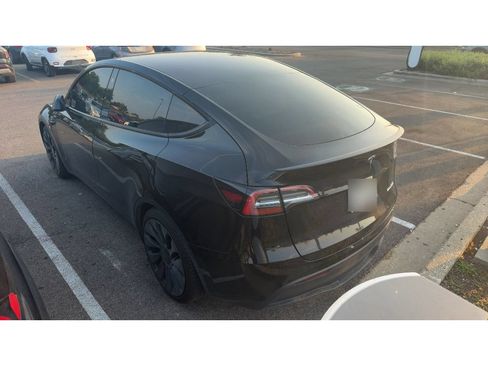 Used 2021 Tesla Model Y Performance AWD/4WD image 3