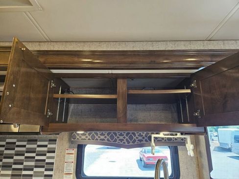 Used 2019 Ford F550 2WD Regular Cab Super Duty w/ XLT Value Package image 19