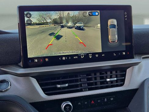 Used 2025 Ford Explorer Active w/ Active Comfort Package image 28