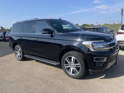 Used 2023 Ford Expedition Limited image 2