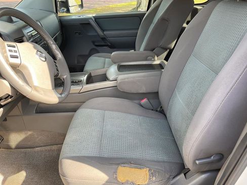 Used 2005 Nissan Titan SE image 39