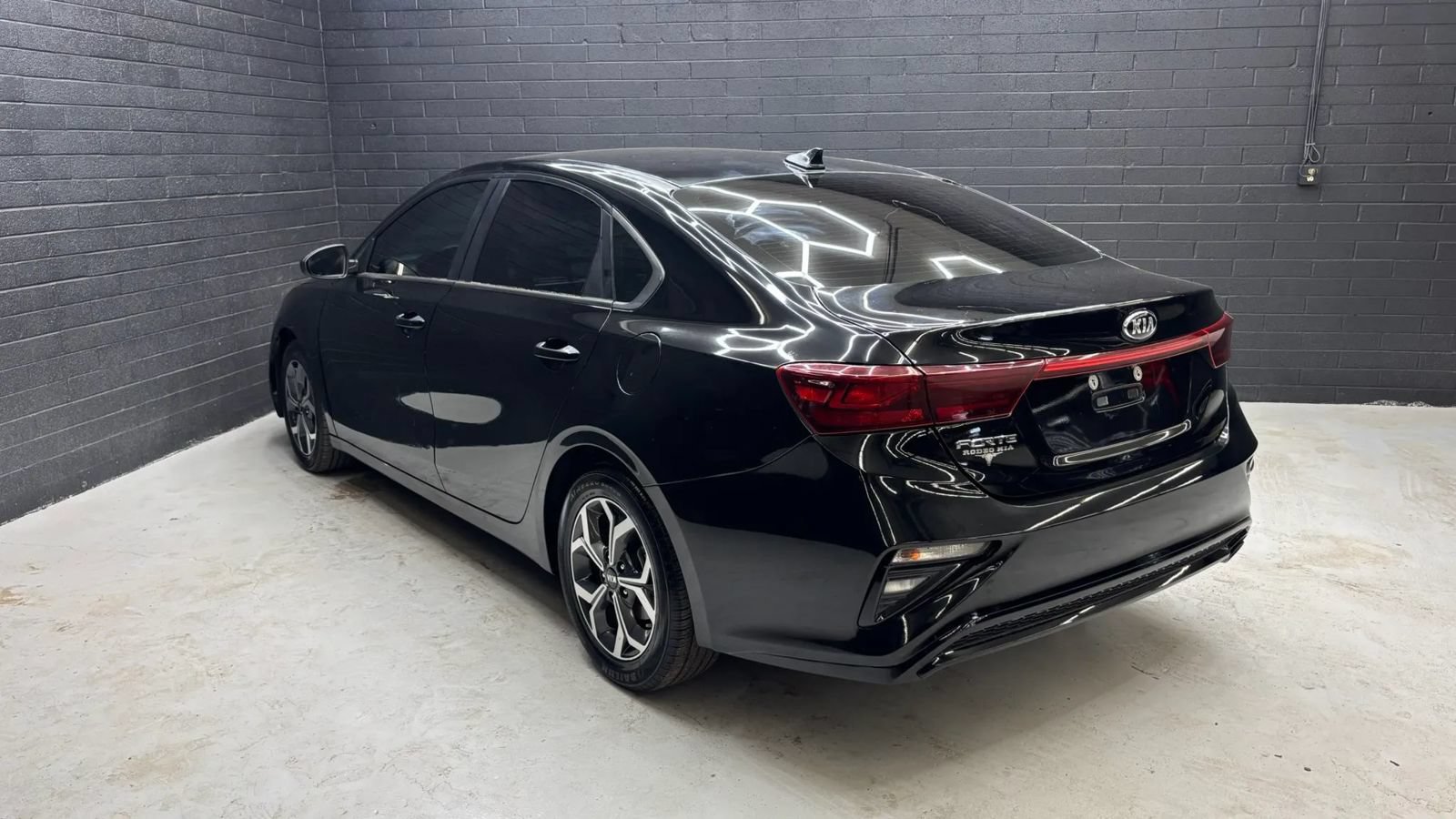 Used 2020 Kia Forte LXS FWD image 3