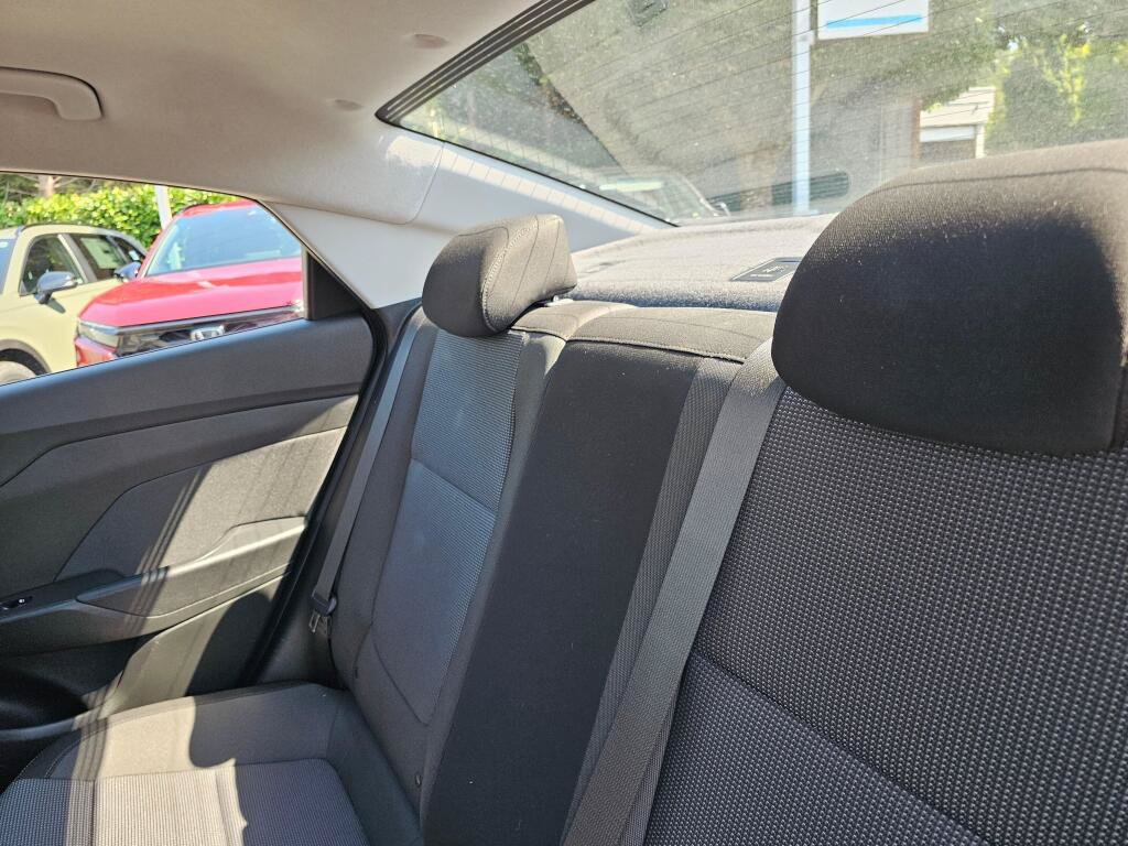 Used 2018 Hyundai Accent SE FWD image 21