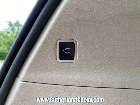 Used 2023 Chrysler Pacifica Touring-L FWD image 41