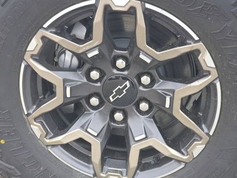 New 2026 Chevrolet Colorado ZR2 image 11